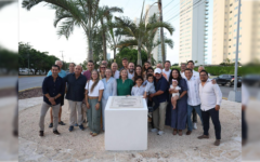 Develan placa en honor a don Camilo Cámara García en Cancún