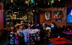 Invierten restaurantes en derechos de transmisión
