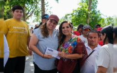 Mara Lezama entrega apoyos a pescadores de Quintana Roo