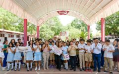 Mara Lezama inaugura domo en secundaria “Ricardo Flores Magón”