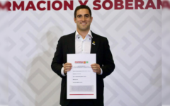 Gino Segura se registra en proceso interno de Morena por la gubernatura de Q. Roo