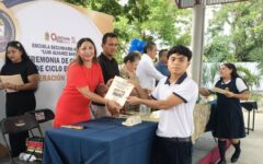 Denuncian padres cuotas y faenas escolares