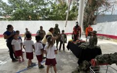 Marina acerca valores cívicos y prevención a estudiantes de Cancún mediante «Escuela Segura»