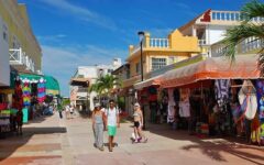 Crisis económica obliga al cierre temporal y definitivo de comercios en Cozumel