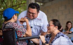 Chacón y Diana Sosa entregan apoyos alimentarios a personas en situación de vulnerabilidad