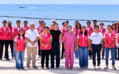 Fortalecen atención al turista con entrega de chalecos a jóvenes de CAPTA
