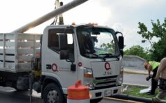 Iluminan y refuerzan el Boulevard Kukulcán