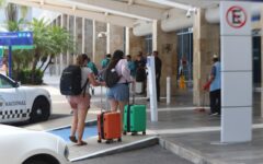 Cancún conecta al mundo con 388 operaciones aéreas este domingo