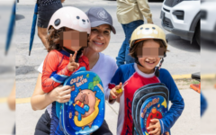 Estefanía Mercado entrega mochilas escolares en Playa del Carmen y Puerto Aventuras