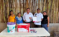 UIMQROO entrega mobiliario y equipo a secundaria comunitaria de Tabasco
