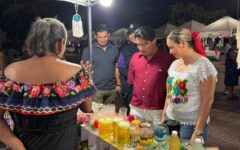 Impulsan emprendimiento de mujeres con bazar en Playa del Carmen