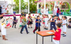 Niñez cozumeleña fortalece valores cívicos durante aniversario de la Independencia