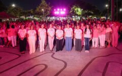 Iluminan de rosa el Palacio Municipal de Cancún para promover la detección oportuna del cáncer de mama