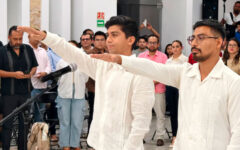 Primer concejal Juan Arena asume como alcalde de Puerto Aventuras