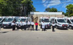 Banderazo de salida a 6 nuevas ambulancias del IMSS en Quintana Roo