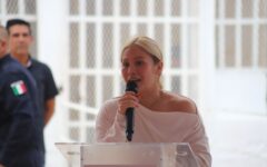 “Si te caes siete veces, te tienes que levantar ocho”: Marilyn Badillo lleva un mensaje de esperanza al penal de Cancún