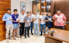 Entregan cartillas militares a ocho jóvenes en Tulum