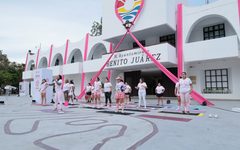 Cancún se pinta de rosa para promover la prevención del cáncer de mama