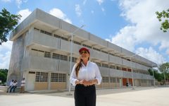 Entrega Mara Lezama primera etapa del CBTIS 301 en Cancún