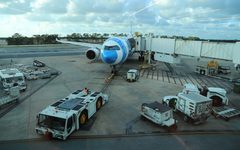 Aeropuerto de Cancún prevé 326 vuelos para este miércoles de lluvia