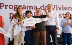 Entregan 288 Viviendas para el Bienestar a familias de Puerto Aventuras