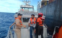 Marina evacúa a tripulante de un buque petrolero frente a Isla Mujeres