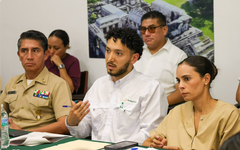 Ana Paty Peralta coordina acciones para atender el sargazo en Cancún