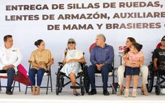Ana Paty Peralta acompaña a Mara Lezama en entrega de apoyos funcionales
