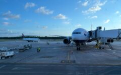 Cancún supera las 400 operaciones aéreas y ampliará su conectividad invernal