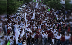 Estefanía Mercado encabezó multitudinaria concentración de unidad de Morena