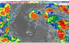 Prevén lluvias muy fuertes y calor extremo en Quintana Roo por onda tropical 42